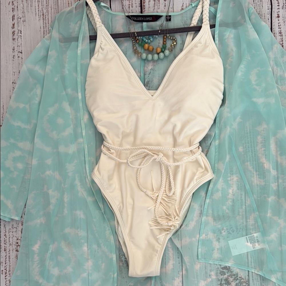 Shade & Shore Cream One Piece Swimsuit - Picture 4 of 12
